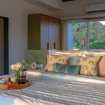 Stayvista At Villa Holiva With Pool, Beach View